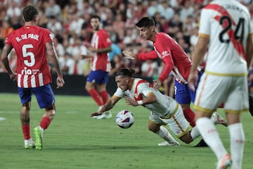 Álvaro Morata y Luis 'Pacha' Espino en una acción del partido.