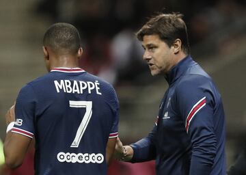 Pochettino habla con MBappé.