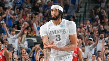 Anthony Davis, con los Dallas Mavericks ante los Houston Rockets.
