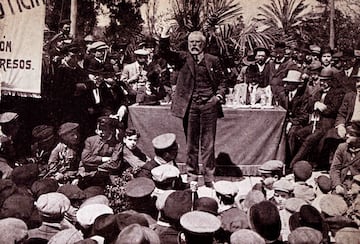 El 9 de diciembre falleci¨® Pablo Iglesias Posse, fundador del Partido Socialista Obrero Espa?ol (PSOE) y de la Uni¨®n General de Trabajadores (UGT), presidente hasta su muerte de ambas instituciones. Considerado el padre del socialismo en Espa?a, su figura es reivindicada y mantenida por la Fundaci¨®n Pablo Iglesias.