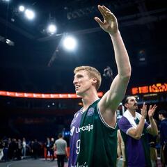 El Unicaja sufre ante el UCAM y se cita con el Lenovo en la final