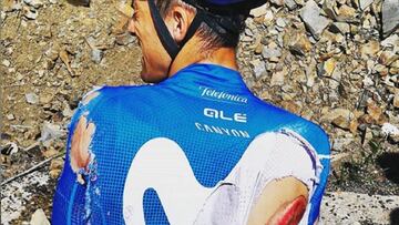 El ciclista del Movistar Sergio Samitier, tras sufrir una dura caída mientras entrenaba.