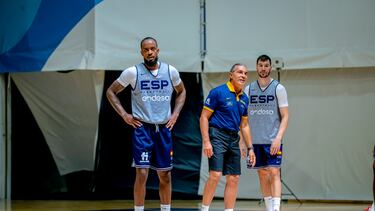 ENTRENAMIENTO SELECCION ESPAÑOLA BALONCESTO Selmas 2022 LORENZO BROWN SCARIOLO Y DARIO BRIZUELA
Pabellon Magariños Madrid
