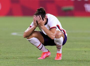 Carli Lloyd desolada tras la derrota contra Canadá.