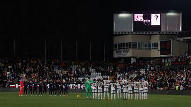 MADRID, 10/01/2025.- Los jugadores de ambos equipos previo al partido de la jornada 19 de LaLiga que Rayo Vallecano y Celta de Vigo disputan este viernes en el estadio de Vallecas. EFE/Juanjo Martín