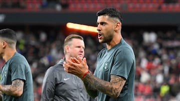 Tottenham Hotspur's Argentinian defender #17 Cristian Romero claps during the warming up during the UEFA Europa League final football match between Tottenham Hotspur and Manchester United at San Mames stadium in Bilbao on May 21, 2025. (Photo by Josep LAGO / AFP)