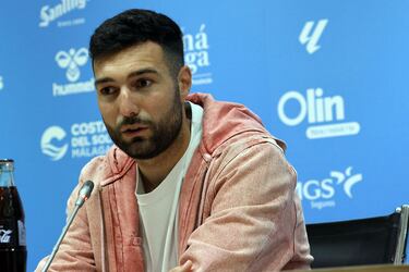 El Málaga seguirá buscando un mediocentro en el ‘mercado del paro’