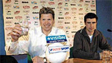 <b>LA PAREJA DE MODA</b>. Piterman presentó oficialmente a Chuchi Cos como nuevo entrenador del Racing de Santander.