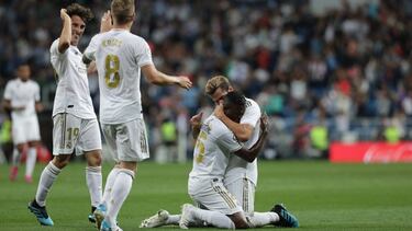 MADRID, SPAIN - SEPTEMBER 25: Vinicius Junior of Real Madrid CF celebrates scoring their opening goal during the Liga match between Real Madrid CF and CA Osasuna at Estadio Santiago Bernabeu on September 25, 2019 in Madrid, Spain. (Photo by Gonzalo Arroyo