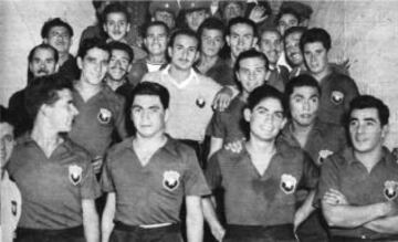 Hace 60 años, Chile cae 1-0 ante Argentina y pierde la chance de ser campeón sudamericano en 1955. En el ingreso al estadio Nacional, siete personas pierden la vida.