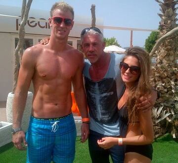 Joe Hart y su pareja junto a Wayne Lineker. INSTAGRAM: @waynelineker