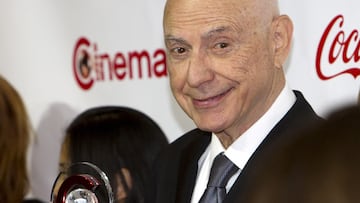 FILE PHOTO: Actor Alan Arkin poses during the CinemaCon Big Screen Achievement Awards at Caesars Palace in Las Vegas, Nevada April 23, 2015. Alan Arkin was honored with the CinemaCon Lifetime Achievement Award. CinemaCon is the official convention of the National Association of Theatre Owners. REUTERS/Steve Marcus/File Photo