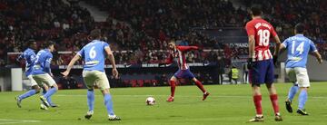 1-0. Carrasco marc¨® el primer gol.