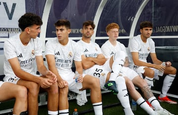 Jacobo Ramón, Loren Aguado, Asencio, Jeremy de León y Obrador, en la pretemporada del primer equipo.