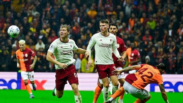 Manchester United's Danish striker #11 Rasmus Hojlund fights for the ball with Galatasaray's Turkish defender #42 Abdulkerim Bardakci during the UEFA Champions League 1st round, day 5, Group A football match between Galatasaray and Manchester United at Ali Sami Yen Spor Kompleksi in Istanbul, on November 29, 2023. (Photo by YASIN AKGUL / AFP)