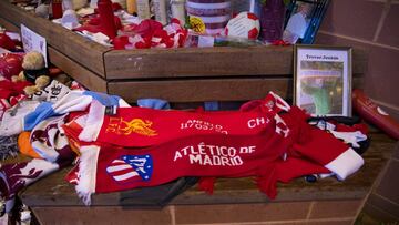 La bufanda del Atlético en Liverpool.