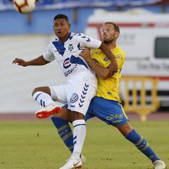 El Tenerife acierta en los penaltis y se adueña del derbi