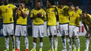 La Selección Colombia durante la definición desde el punto penal ante Argentina en la Copa América.