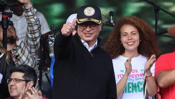 Colombia's President Gustavo Petro gives a thumbs up from the stage during a march in support of his government's proposed health, retirement, employment and prison reforms in Bogota, Colombia, September 27, 2023. REUTERS/Luisa Gonzalez