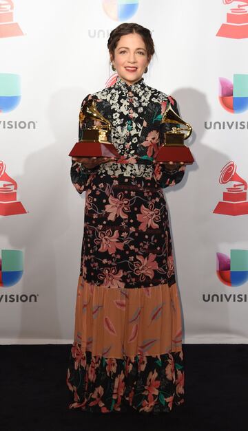 La artista mexicana Natalia Lafourcade se hizo con dos premios Grammy Latinos, incluyendo el de Mejor ?lbum Folcl¨®rico.