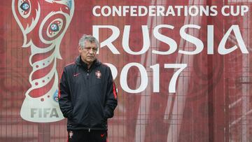 Fernando Santos durante el entrenamiento de esta mañana