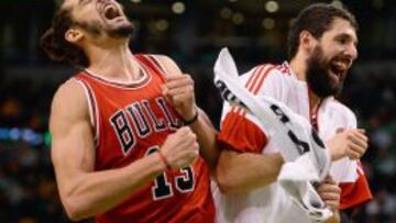 Nikola Mirotic celebra una canasta decisiva de Joakim Noah.
