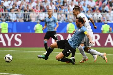 Cheryshev y Godín.