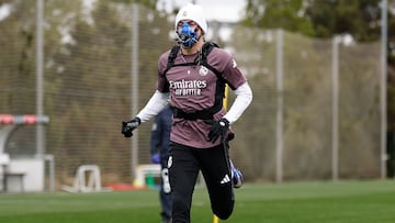 Valverde, con las máscaras 'milagrosas' de Pintus.