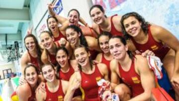 Las españolas celebran su pase.