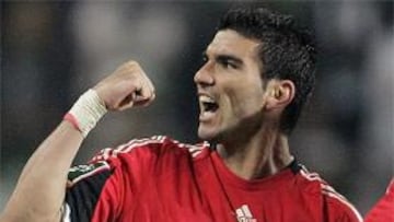 El nuevo entrenador del Benfica, el portugués Jorge Jesús, desea mantener en el plantel al internacional español José Antonio Reyes, comenta hoy el diario deportivo luso 'Record'.