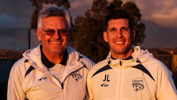 El espa?ol Javi L車pez, ya como entrenador de Adelaide United