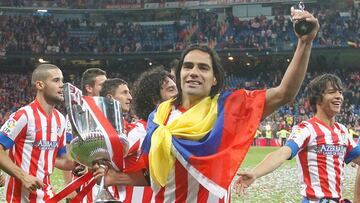 Falcao, con la Copa del Rey 2013 conquistada en el Bernab&eacute;u. El Atl&eacute;tico gan&oacute; 1.2 al Real Madrid.