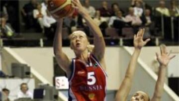 <b>DESTACADA.</b> La base española fue la segunda máxima anotadora de la selección con sus 14 puntos, a lo que añadió cinco asistencias.