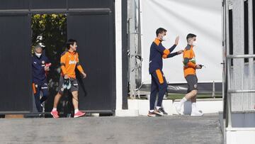 10/03/21
 ENTRENAMIENTO DEL VALENCIA CF - 
 KANG IN - GUILLAMON
 
 