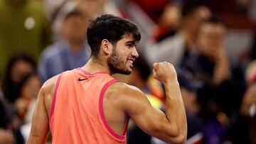Tennis - China Open - China National Tennis Center, Beijing, China - October 1, 2024 Spain's Carlos Alcaraz celebrates after winning his semi final match against Russia's Daniil Medvedev REUTERS/Tingshu Wang TPX IMAGES OF THE DAY