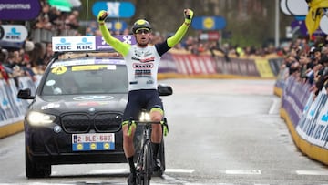 Kristoff celebra su victoria en el GP Escalda.