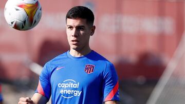 Nehuén Pérez, con el Atlético.