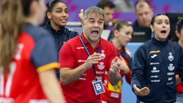 Ambros Martín durante el partido ante Serbia.