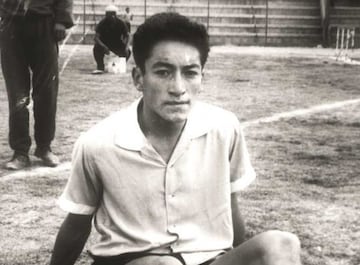 El delantero boliviano fue el primer futbolista latinoamericano en jugar para el Bayern Múnich, pues en 1966 fue fichado por el cuadro bávaro, con el que compartió con jugadores de la talla de Gerd Müller o Franz Beckenbauer. 