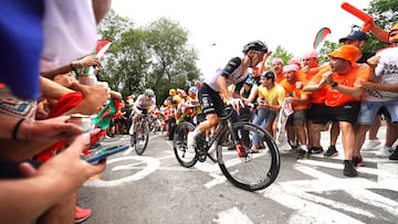 Un ciclista durante la subida del Pike Bidea en la primera etapa del Tour de Francia, a 1 de julio de 2023, en Bilbao, Vizcaya, Pa¨ªs Vasco (Espa?a). Esta primera etapa del Tour de Francia cuenta con un recorrido de 182 kil¨®metros. Tiene su salida (San Mam¨¦s) y llegada (Parque Etxebarria) en Bilbao, aunque los ciclistas pasar¨¢n por cerca de 40 localidades vizca¨ªnas.
01 JULIO 2023;TOUR DE FRANCIA;CICLISMO;BILBAO
H.Bilbao / Europa Press
01/07/2023