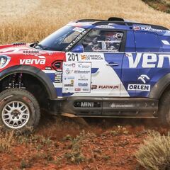 Przygonski espera a Carlos Sainz y Peterhansel en el buggy de Mini