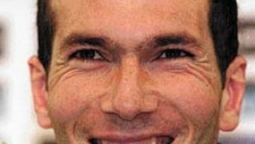 <b>DEBUTA EN EL CAMP NOU.</B> "Jugué dos veces con el Girondins de Burdeos, pero fue en un Torneo amistoso. Perdimos con el Tenerife, me parece. Contra el Barcelona no jugué en el Camp Nou".