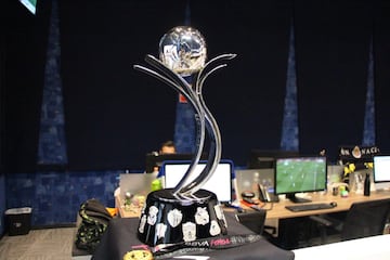 El trofeo de la Liga MX Femenil visitó la redacción de AS México