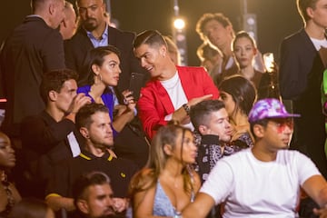 El jugador de la Juventus y su pareja acudieron a los MTV European Music Awards (EMA) en Sevilla, donde disfrutaron de la mejor música actual.