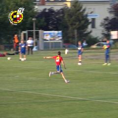 Una facilidad pasmosa: Saúl alucinando a todos de volea