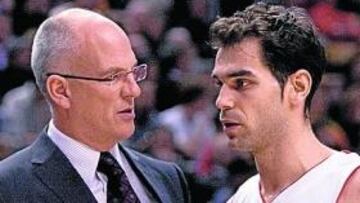 Triano, técnico, con Calderón.