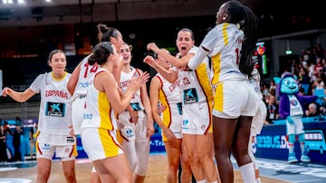 Las jugadoras de la Selección celebran su victoria ante Alemania en la fase de grupos del Eurobasket 2025.