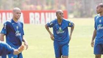 <b>SE DIVIERTEN. </b>Los cuatro brasileños del Real Madrid disfrutan estos días entrenándose con la 'canarinha'.