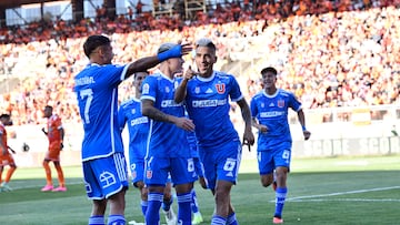 Futbol, Cobreloa vs Universidad de Chile
Fecha 6, Campeonato Nacional 2024.
El jugador de Universidad de Chile Leandro Miguel Fernandez, celebra con sus compañeros su gol ante Cobreloa durante el partido primera division realizado en el estadio Zorro del Desierto Calama, Chile.
31/03/2024
Pedro Tapia/Photosport

Football, Cobreloa vs Universidad de Chile
6nd turn, 2024 National Championship.
The Universidad de Chile Leandro Miguel Fernandez player celebrates with his teammates his goal against Cobreloa during the first division match held at the Zorro del Desierto Calama stadium, Chile.
31/03/2024
Pedro Tapia/Photosport

