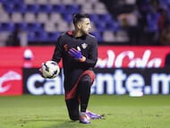 Camilo Vargas of Atlas during the 4th round match between Puebla and Atlas as part of the Liga BBVA MX, Torneo Apertura 2024 at Cuauhtemoc Stadium on July 19, 2024 in Puebla, Puebla, Mexico.
